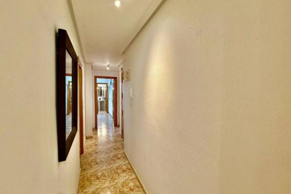 Sprzedaż mieszkania w Piso en Calle Zoa, 56, Antonio Machado, Torrevieja, Torrevieja
 photo 4