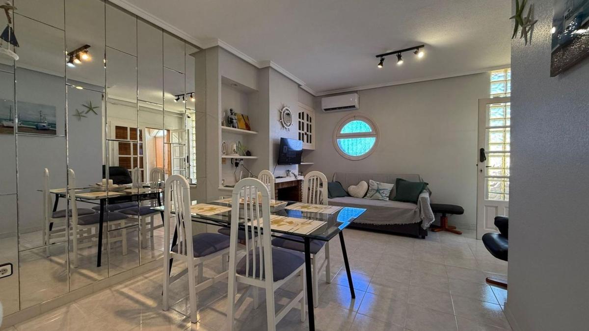 Venta de piso en Piso en Calle Maladeta s/n, Los Balcones - Los Altos del Edén, Torrevieja, Torrevieja
photo 1