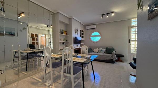 Venta de piso en Piso en Calle Maladeta s/n, Los Balcones - Los Altos del Edén, Torrevieja, Torrevieja
photo 1