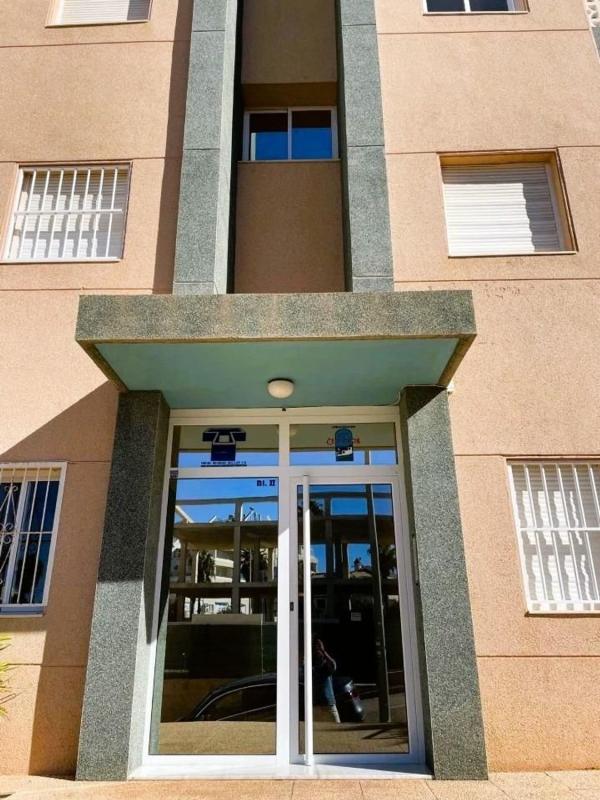 Sprzedaż mieszkania w Piso en Calle San Sebastián s/n, Cabo Cervera, Torrevieja, Torrevieja
photo 3