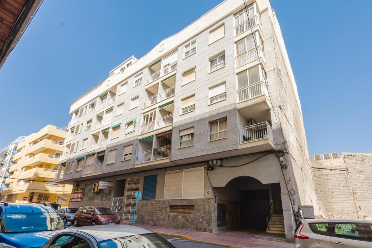 Sprzedaż mieszkania w Piso en Calle Beniel, El Acequión, Torrevieja, Torrevieja
photo 2