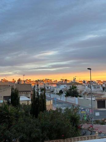 Продажа квартиры на Piso en Calle Eneas, 6, Torreblanca, Torrevieja, Торревьеха
thumbnail 1