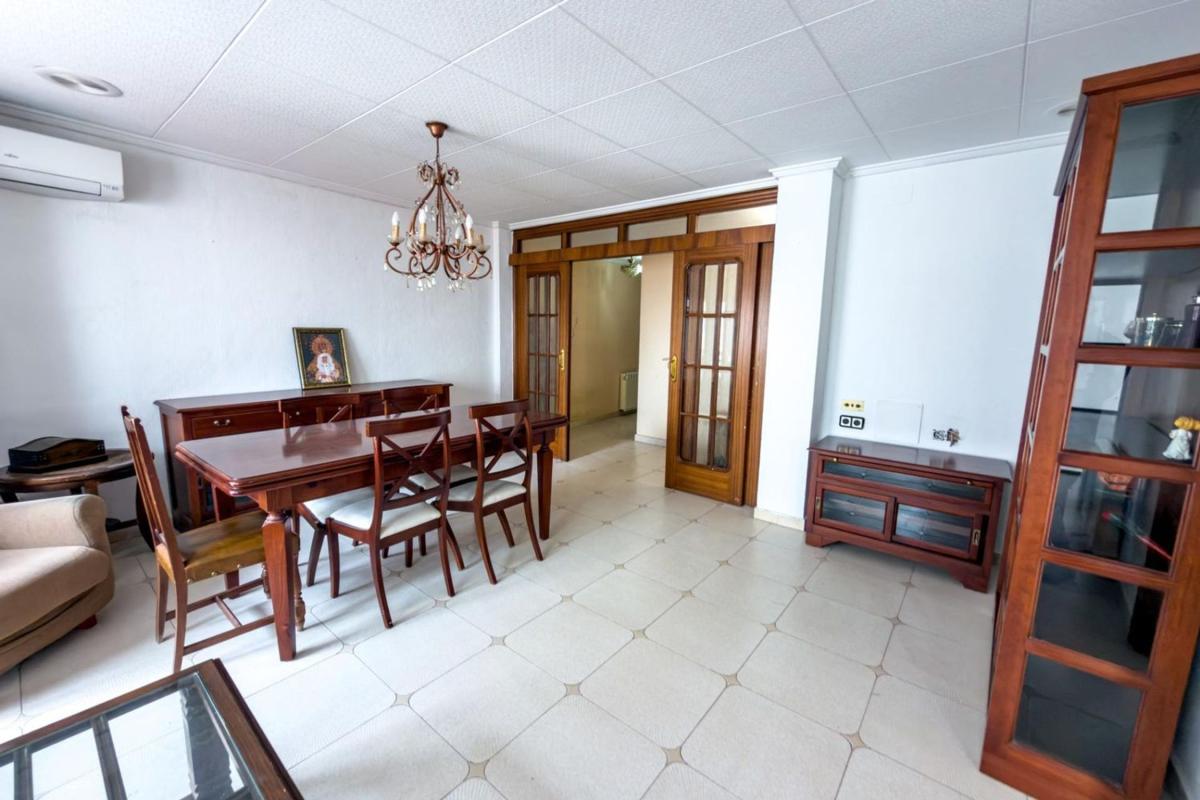 Venta de piso en Piso en Calle Ramón Gallud, Las Piscinas Naturales, Torrevieja, Torrevieja
photo 3