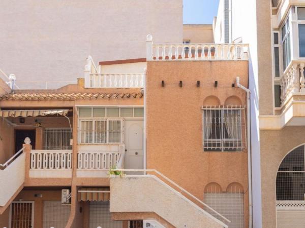 Casa o chalet independiente en Calle Arquitecto Larramendi, Avenida Habaneras - Curva de Palangre, Torrevieja photo 2
