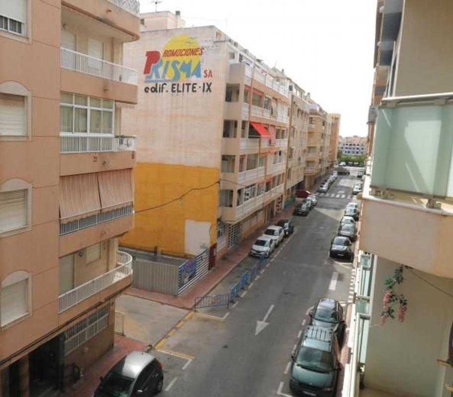 Sprzedaż mieszkania w Piso en Calle Beniel, El Acequión, Torrevieja, Torrevieja
 photo 2