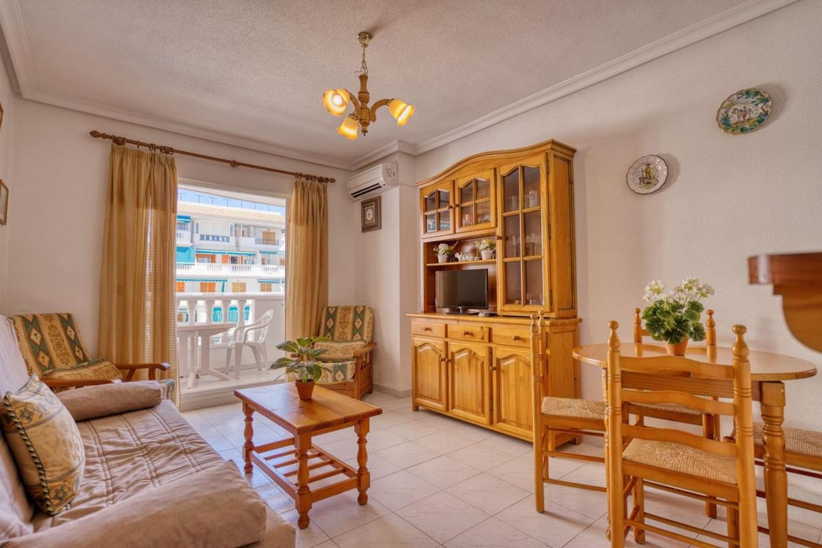 Sprzedaż mieszkania w Piso en Avenida Bélgica, Los Europeos, Torrevieja, Torrevieja
 photo 2