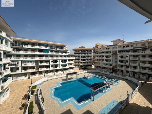 Venta de piso en Piso en Los Europeos, Torrevieja, Torrevieja
photo 1