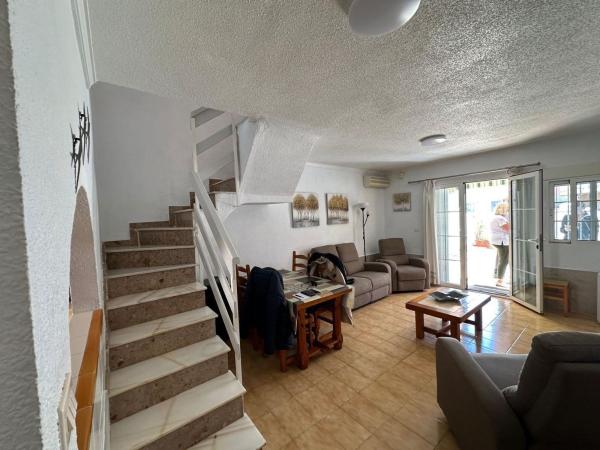 Chalet pareado en Calle Ebro, Zona los Frutales, Torrevieja photo 1