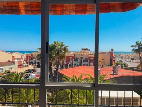 Продажа квартиры на Piso en Calle Perseo, Aguas Nuevas, Torrevieja, Торревьеха
 photo 1