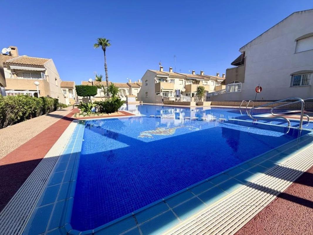 Продажа квартиры на Piso en Calle del Toboso, Aguas Nuevas, Torrevieja, Торревьеха
photo 3