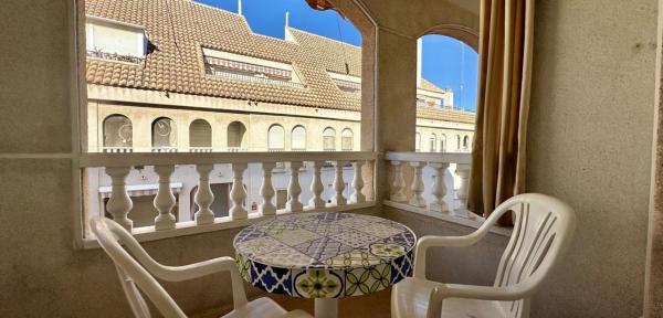 Sprzedaż mieszkania w Piso en Calle Beniajan, El Acequión, Torrevieja, Torrevieja
photo 1