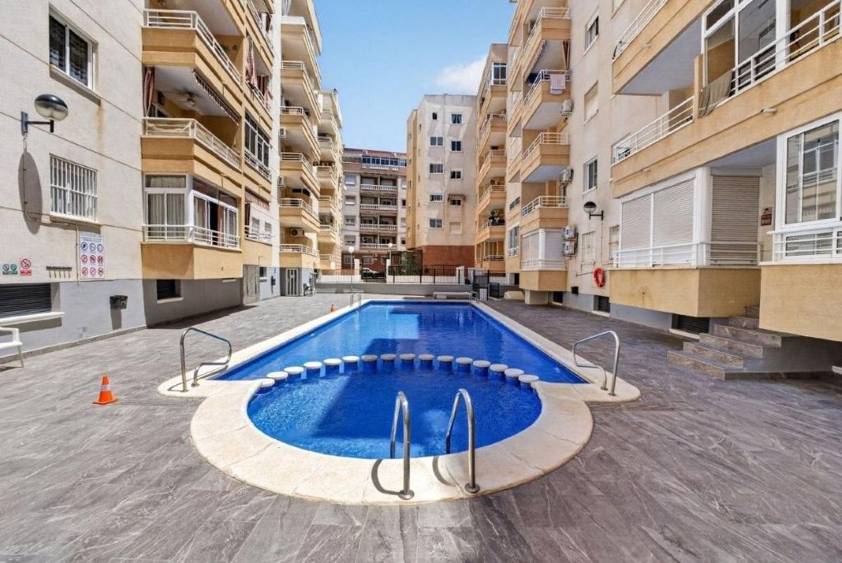 Sprzedaż mieszkania w Piso en Calle Bilbao, Parque de las Naciones, Torrevieja, Torrevieja
photo 3