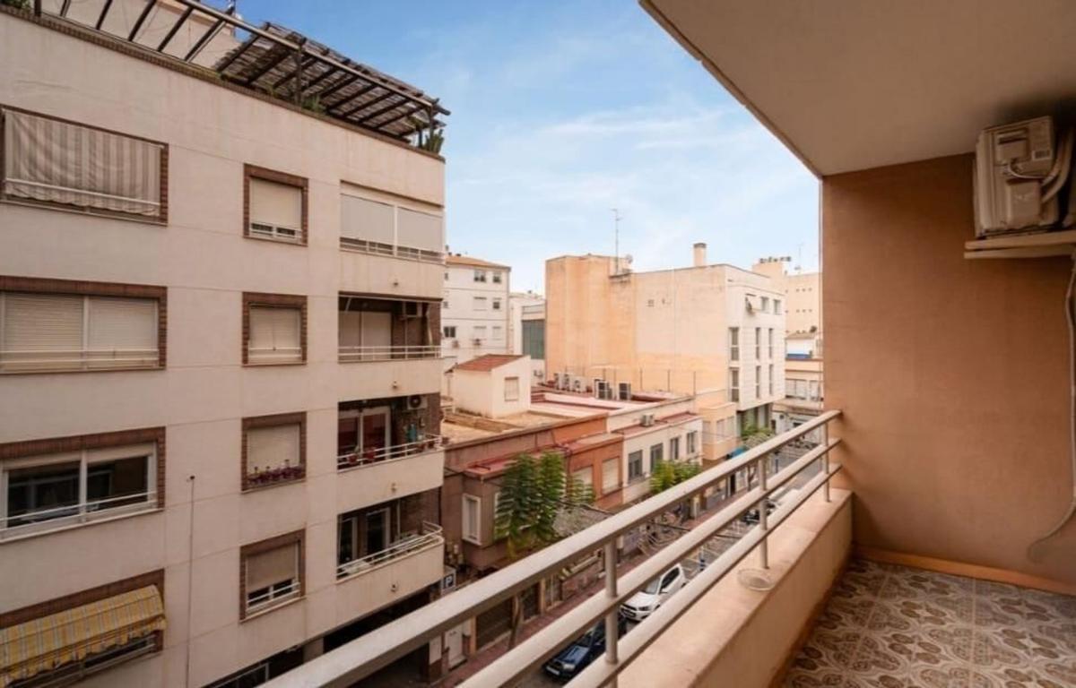 Sprzedaż mieszkania w Piso en Calle Clavel, 12, Puerto Deportivo, Torrevieja, Torrevieja
photo 1