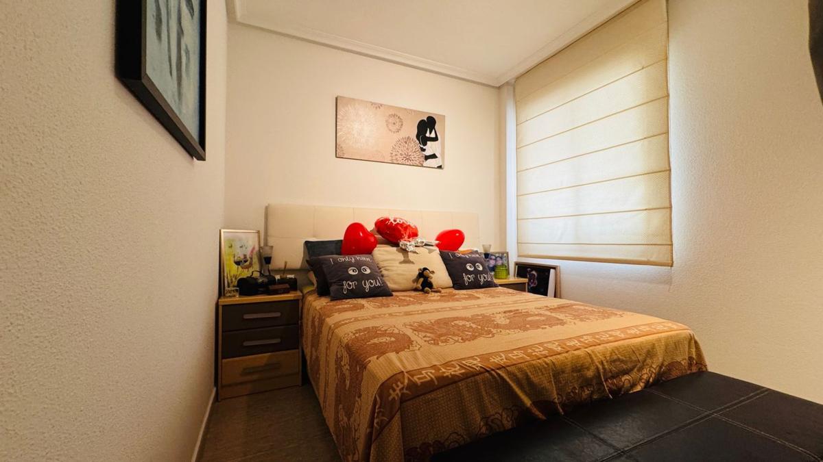 Venta de piso en Piso en Avenida de las Cortes Valencianas, Parque Acuático - Sector 25, Torrevieja, Torrevieja
photo 3