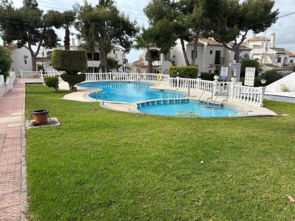 Venta de piso en Piso en Calle Áncora, Aguas Nuevas, Torrevieja, Torrevieja
 photo 1