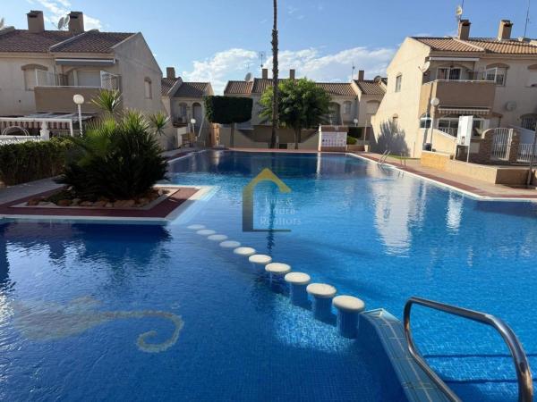 Chalet adosado en Aguas Nuevas, Torrevieja photo 1