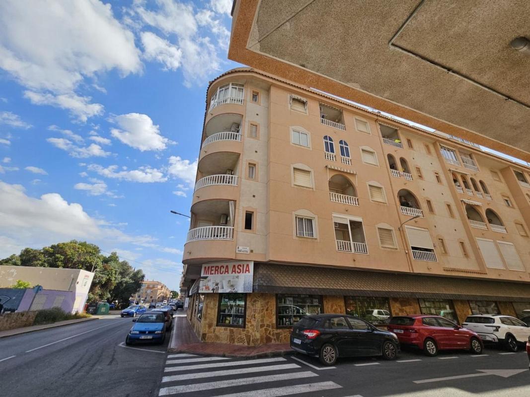 Sprzedaż mieszkania w Piso en El Acequión, Torrevieja, Torrevieja
photo 2
