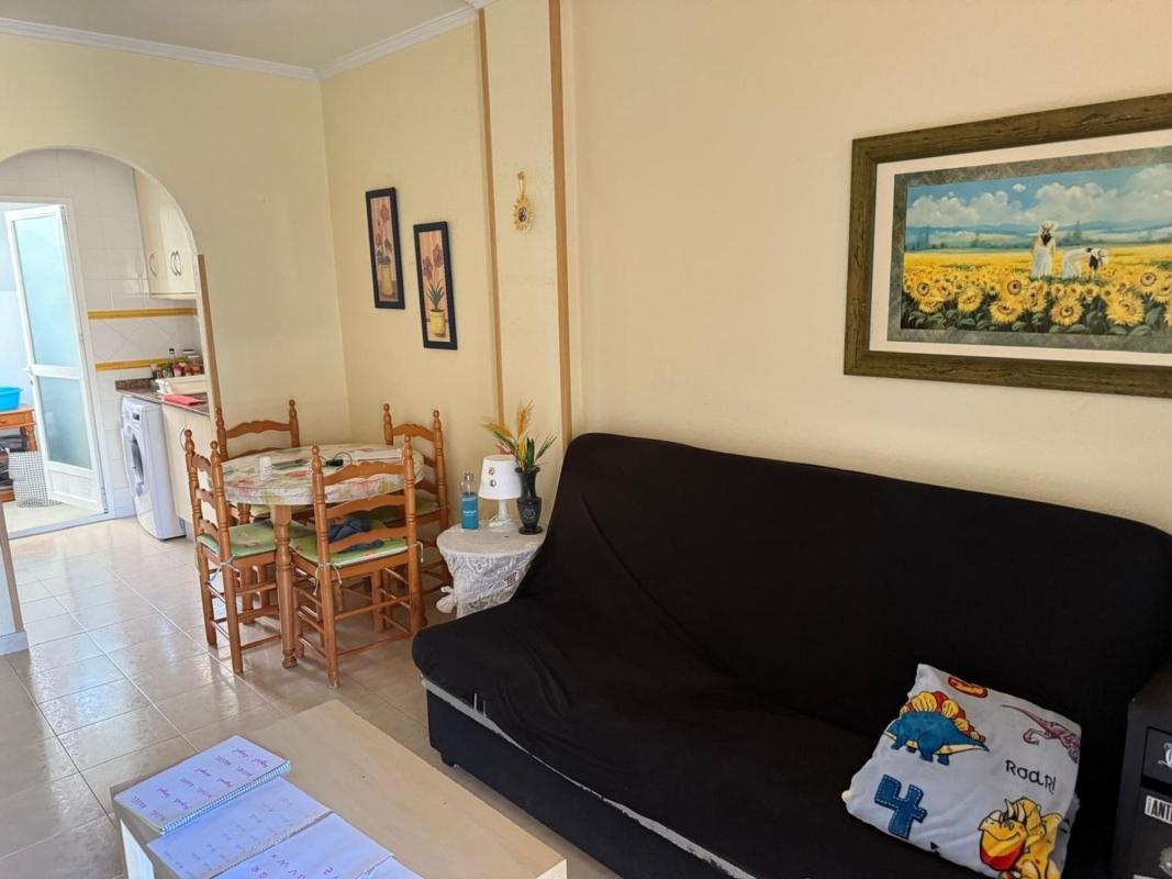 Venta de piso en Piso en Calle Lanzarote, Aguas Nuevas, Torrevieja, Torrevieja
 photo 2
