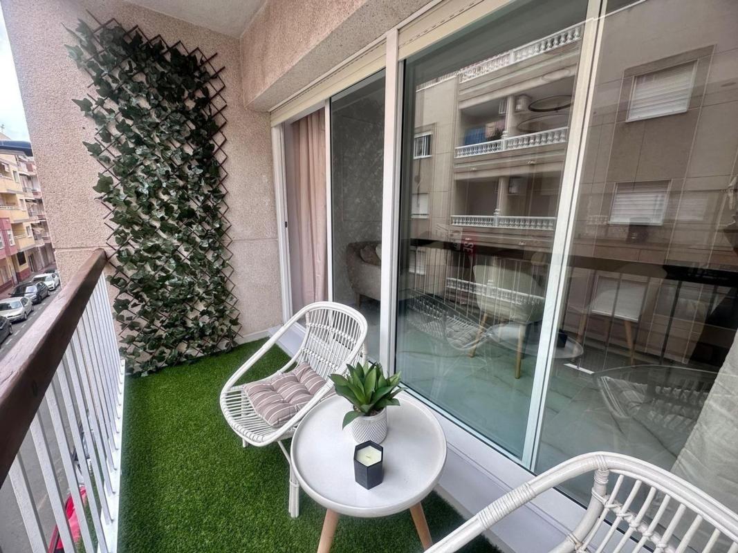 Venta de piso en Piso en Antonio Machado, Torrevieja, Torrevieja
photo 3