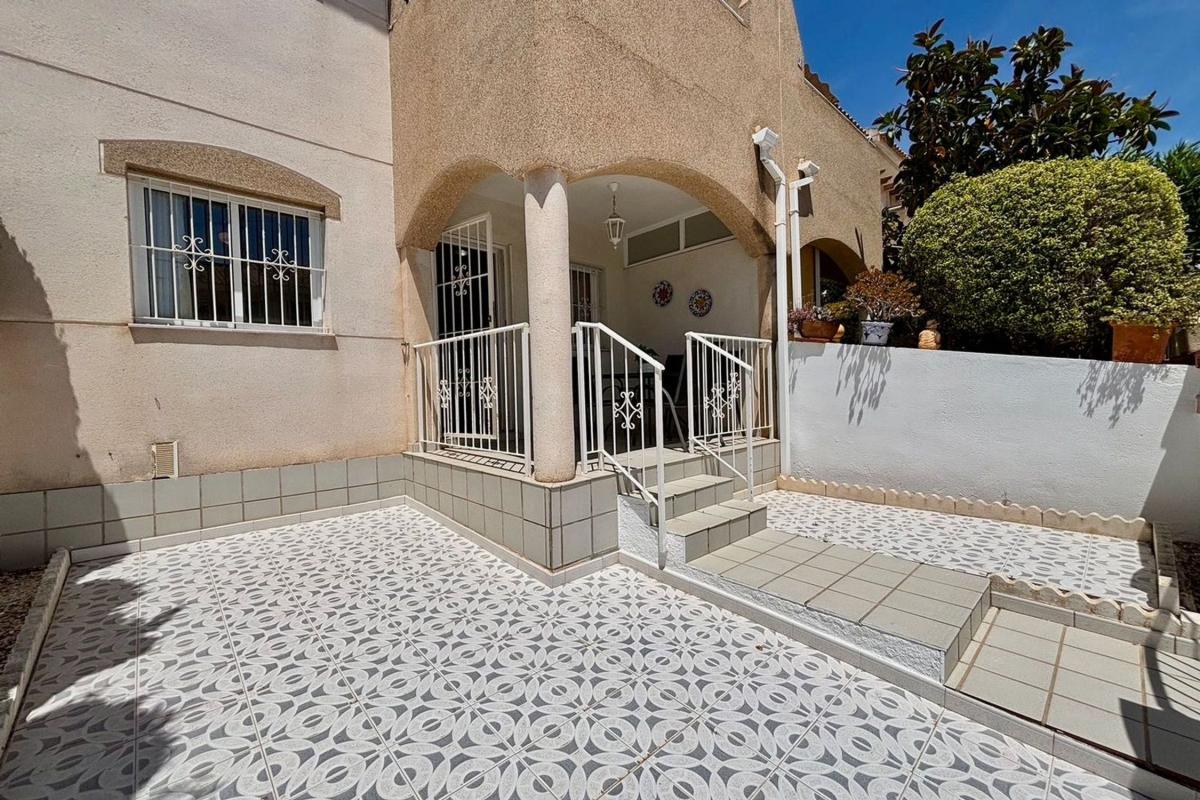 Venta de piso en Piso en Aguas Nuevas, Torrevieja, Torrevieja
photo 2