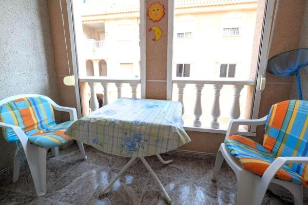 Sprzedaż mieszkania w Piso en Avenida de Pinoso, 12, El Acequión, Torrevieja, Torrevieja
thumbnail 2