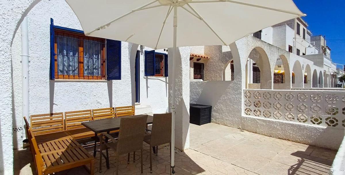 Sale of independent chalet in Casa o chalet en Calle Londres, 11, Nueva Torrevieja, Torrevieja, Torrevieja
 photo 4