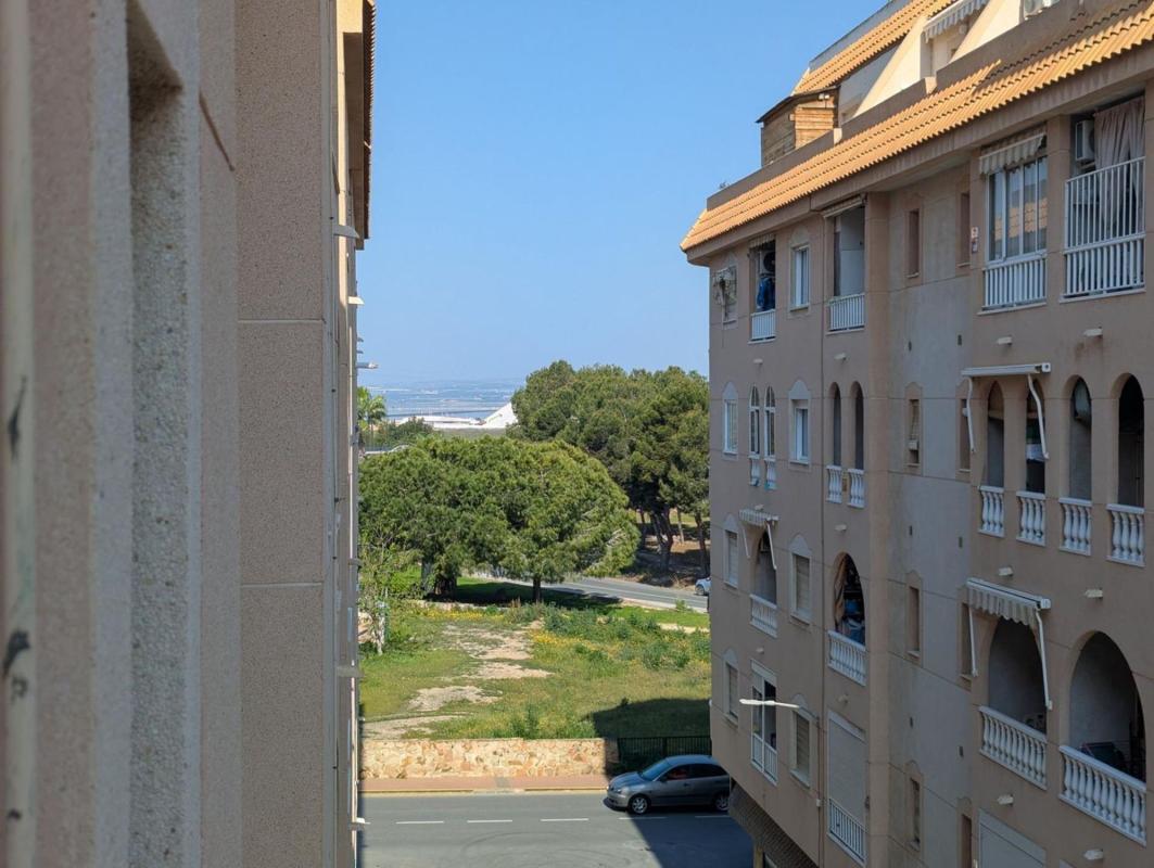 Sprzedaż mieszkania w Piso en Avenida de Pinoso, 12, El Acequión, Torrevieja, Torrevieja
photo 4