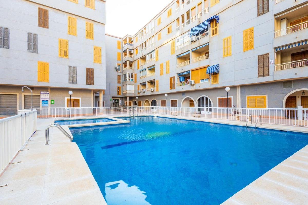 Sprzedaż mieszkania w Piso en Calle Santomera, El Acequión, Torrevieja, Torrevieja
photo 1
