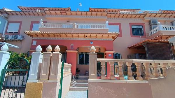 Independent chalet for sale in Casa o chalet en La Siesta - El Salado - Torreta, Torrevieja, Torrevieja
 photo 1