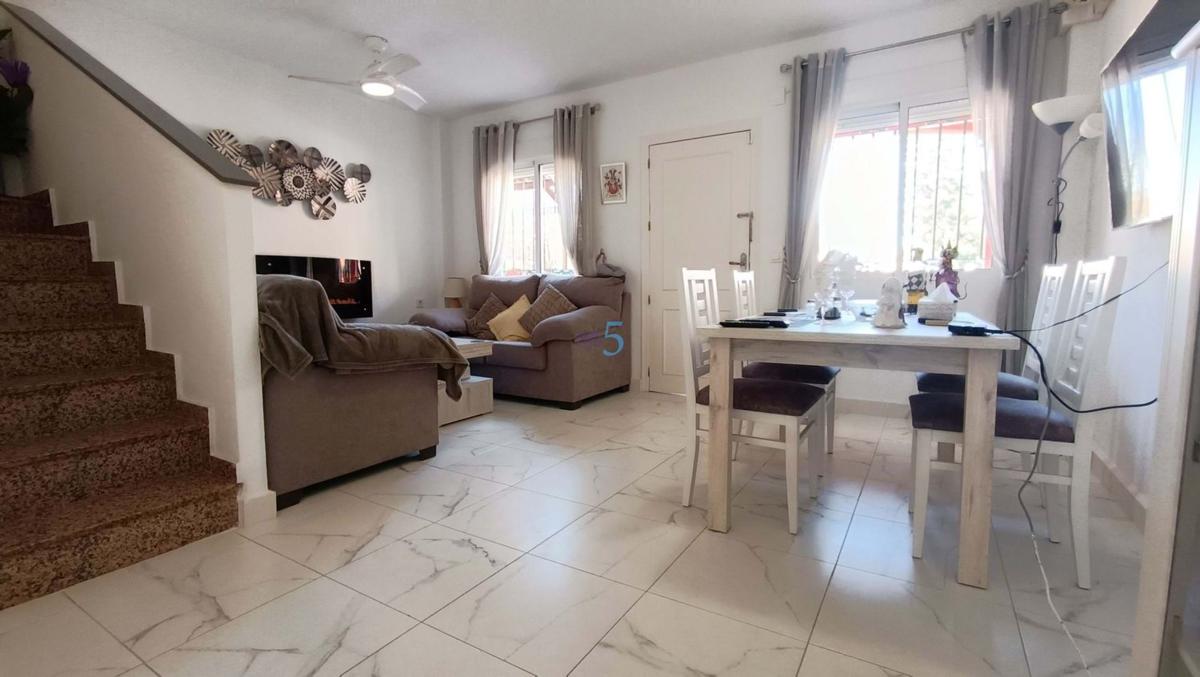 Sale of independent chalet in Casa o chalet en La Siesta - El Salado - Torreta, Torrevieja, Torrevieja
 photo 3
