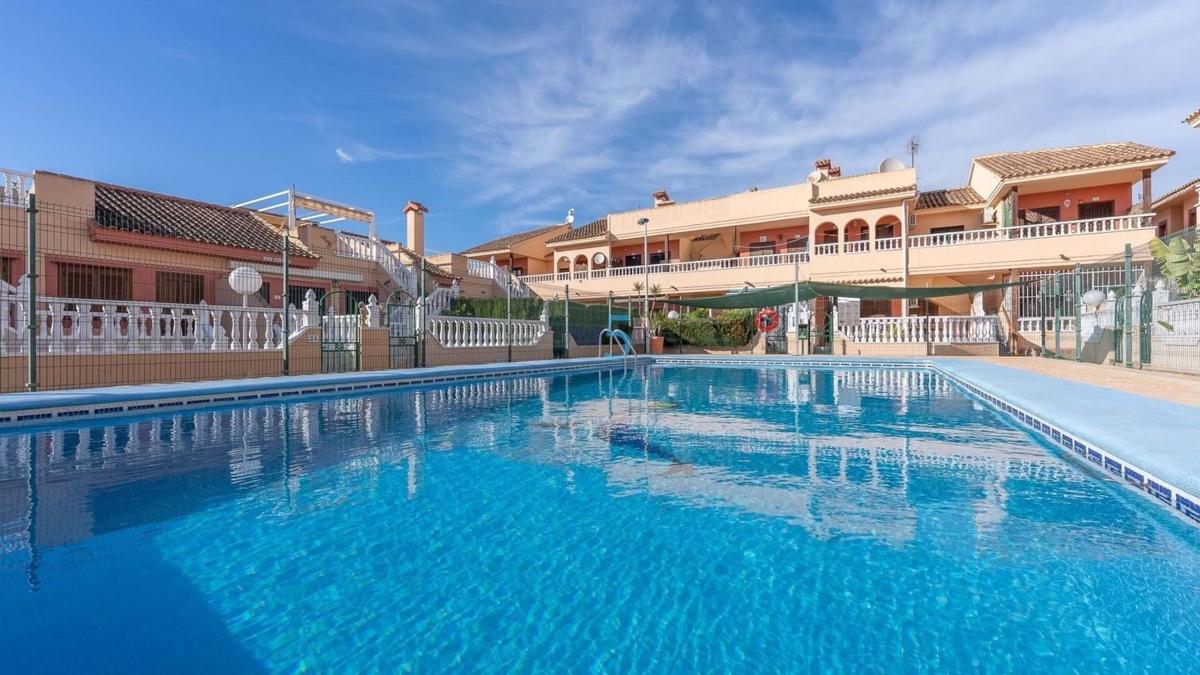 Sale of independent chalet in Casa o chalet en La Siesta - El Salado - Torreta, Torrevieja, Torrevieja
 photo 4