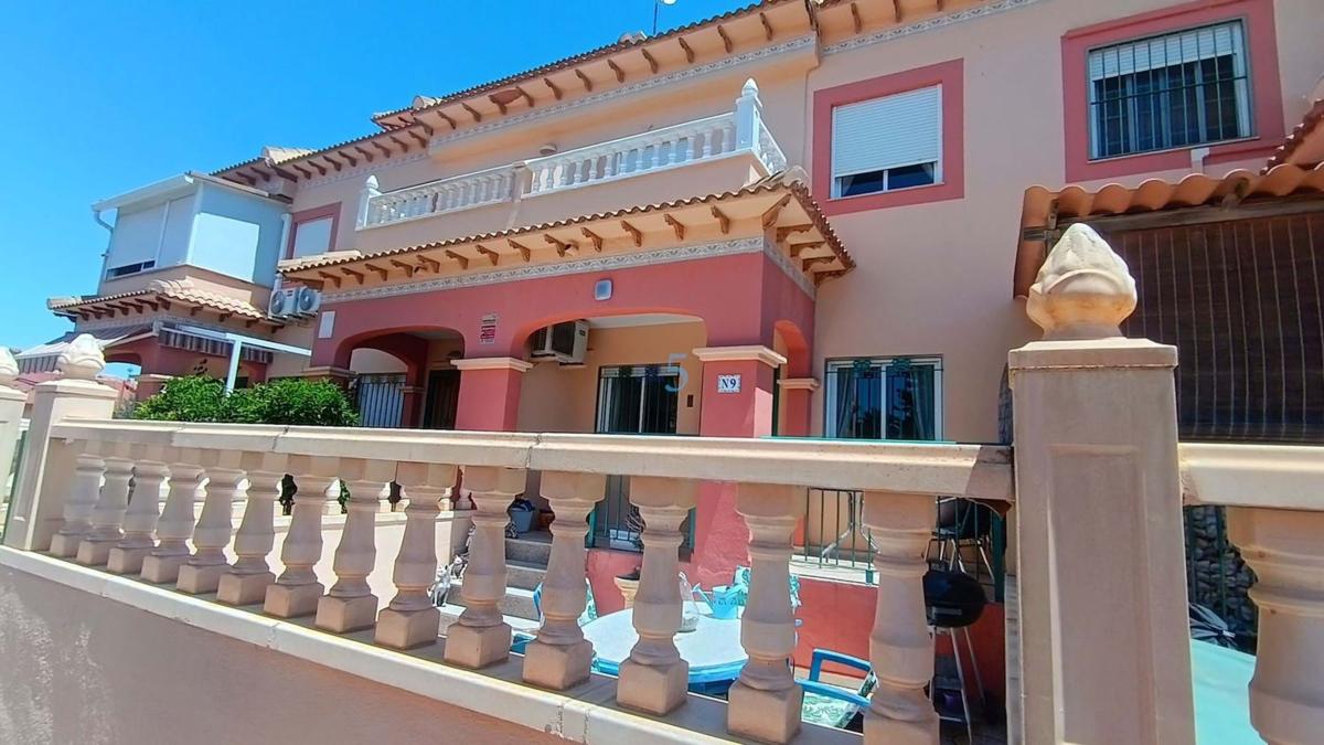 Sale of independent chalet in Casa o chalet en La Siesta - El Salado - Torreta, Torrevieja, Torrevieja
 photo 5