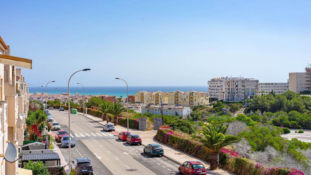 Venta de piso en Piso en Avenida Corinto, Torreblanca, Torrevieja, Torrevieja
 photo 2