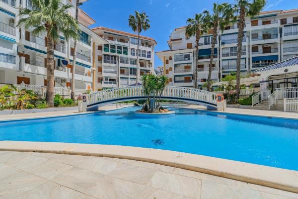 Sprzedaż mieszkania w Piso en Avenida Bélgica, 23, Los Europeos, Torrevieja, Torrevieja
 photo 1