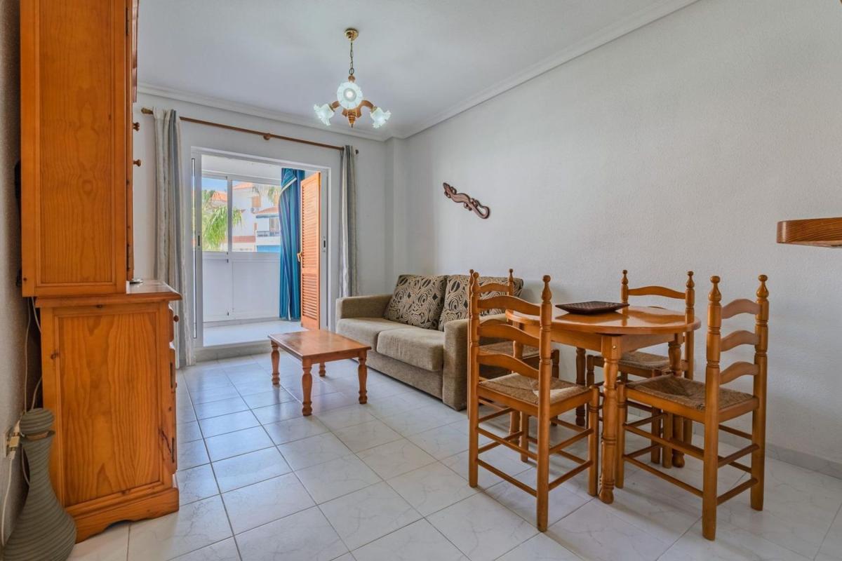 Sprzedaż mieszkania w Piso en Avenida Bélgica, 23, Los Europeos, Torrevieja, Torrevieja
 photo 2