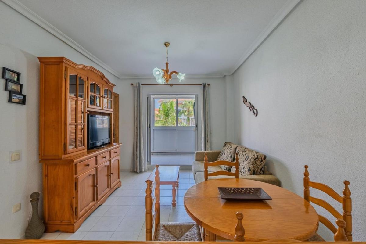 Sprzedaż mieszkania w Piso en Avenida Bélgica, 23, Los Europeos, Torrevieja, Torrevieja
 photo 3