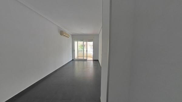Venta de piso en Piso en Calle Radio Murcia, Las Piscinas Naturales, Torrevieja, Torrevieja
thumbnail 1