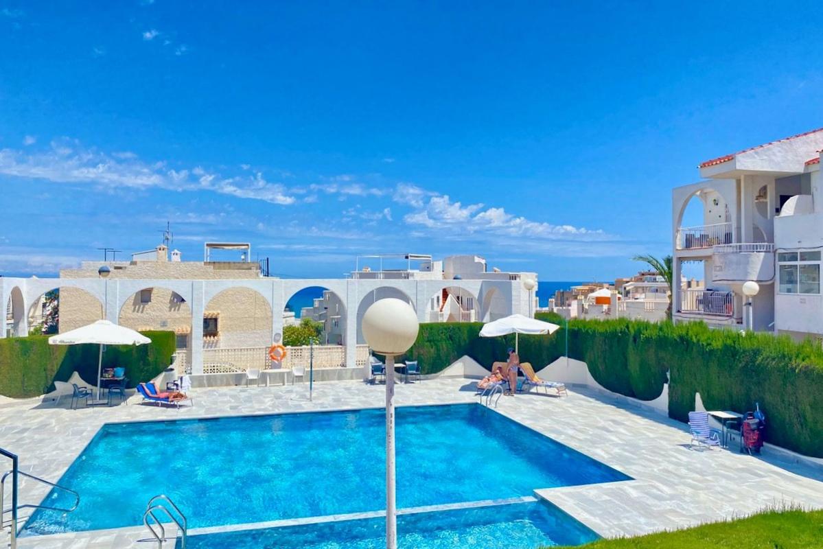 Sale of apartment in Piso en Cabo Cervera, Torrevieja, Torrevieja
photo 2