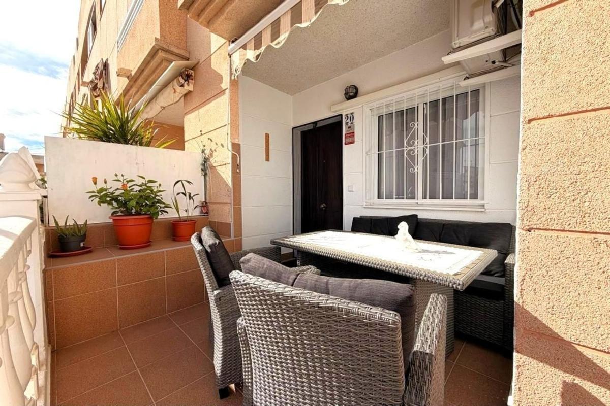 Продажа квартиры на Piso en Travesía Gabino, 20, Nueva Torrevieja, Torrevieja, Торревьеха
photo 1