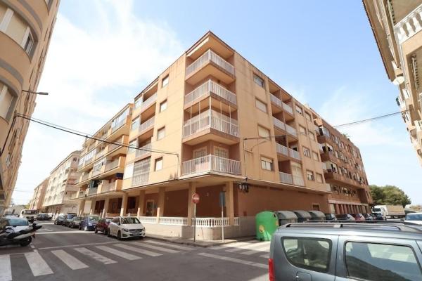 Venta de piso en Piso en Calle Rafal, El Acequión, Torrevieja, Torrevieja
photo 1