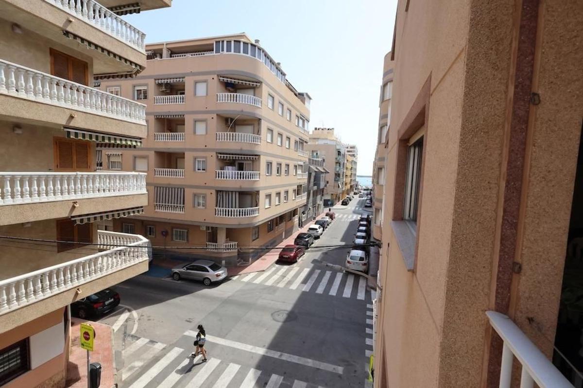 Venta de piso en Piso en Calle Rafal, El Acequión, Torrevieja, Torrevieja
photo 2