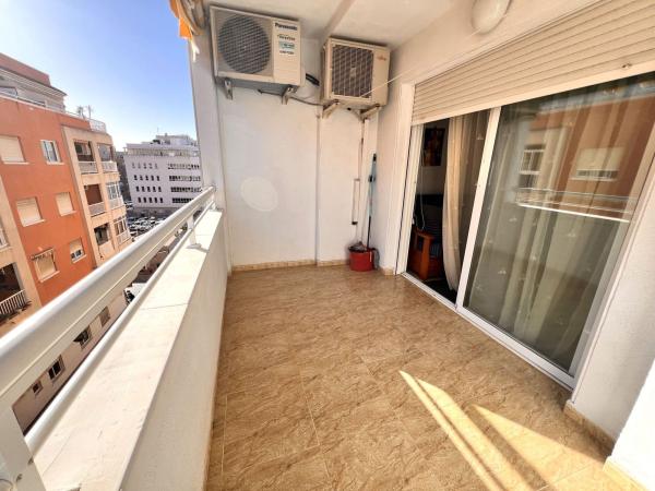 Venta de piso en Piso en Calle Patricio Zammit, 59, Antonio Machado, Torrevieja, Torrevieja
 photo 4