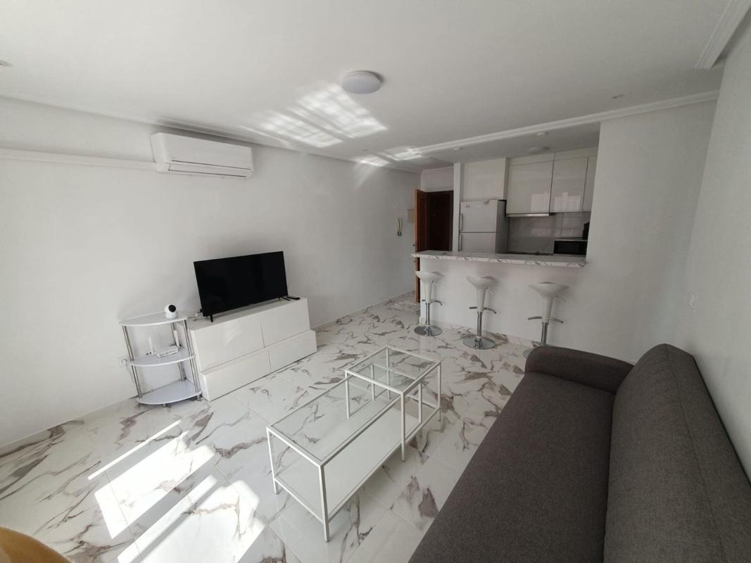 Sprzedaż mieszkania w Piso en Avenida de Holanda, 38, Los Europeos, Torrevieja, Torrevieja
photo 4