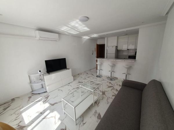 Sprzedaż mieszkania w Piso en Avenida de Holanda, 38, Los Europeos, Torrevieja, Torrevieja
 photo 4