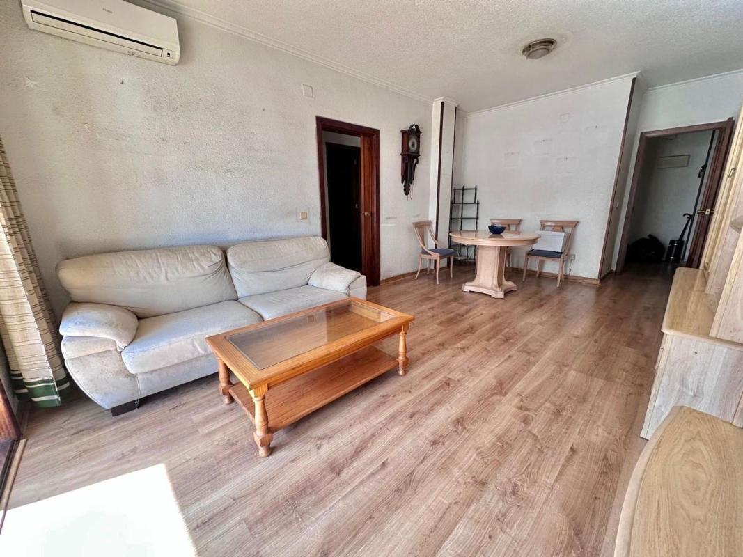 Sprzedaż mieszkania w Piso en Calle San Policarpo, 10, Puerto Deportivo, Torrevieja, Torrevieja
 photo 3