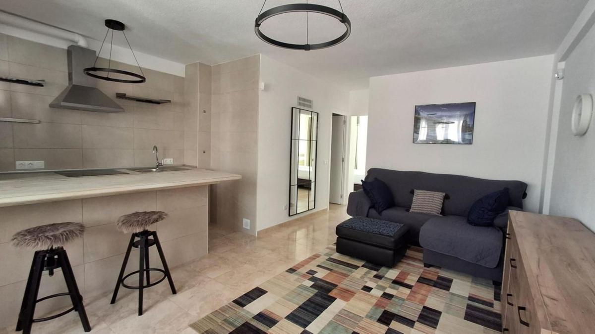 Sale of apartment in Piso en Gaspar Perrelló, Torrevieja, Torrevieja
photo 1