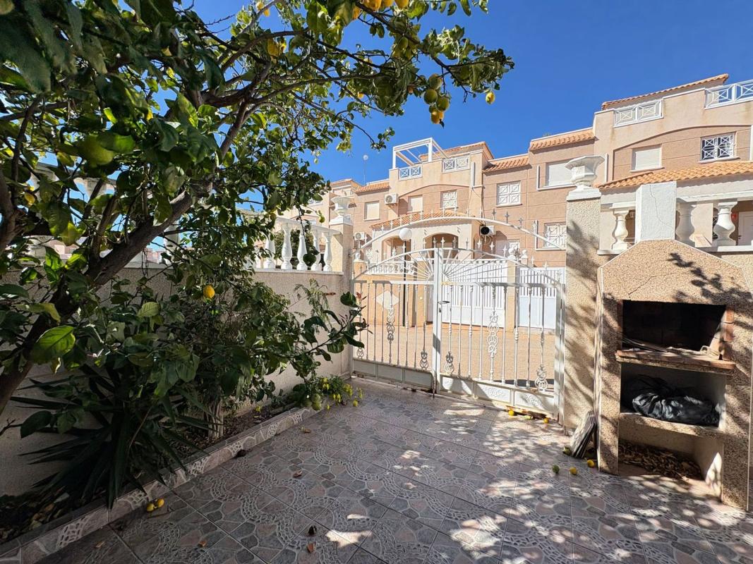 Venta de piso en Piso en Avenida de la Mancha s/n, Aguas Nuevas, Torrevieja, Torrevieja
photo 2