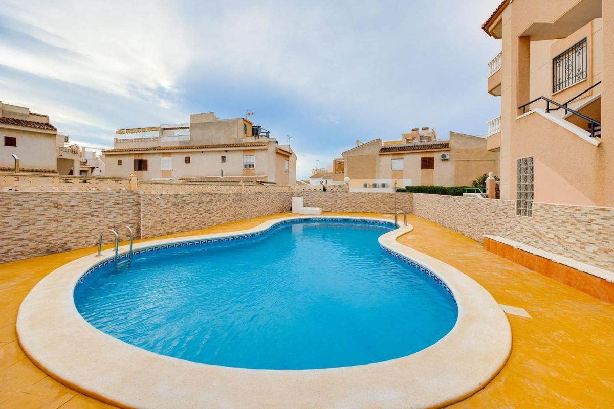 Venta de piso en Piso en Calle Camilo José Cela, 40, Zona los Frutales, Torrevieja, Torrevieja
photo 2