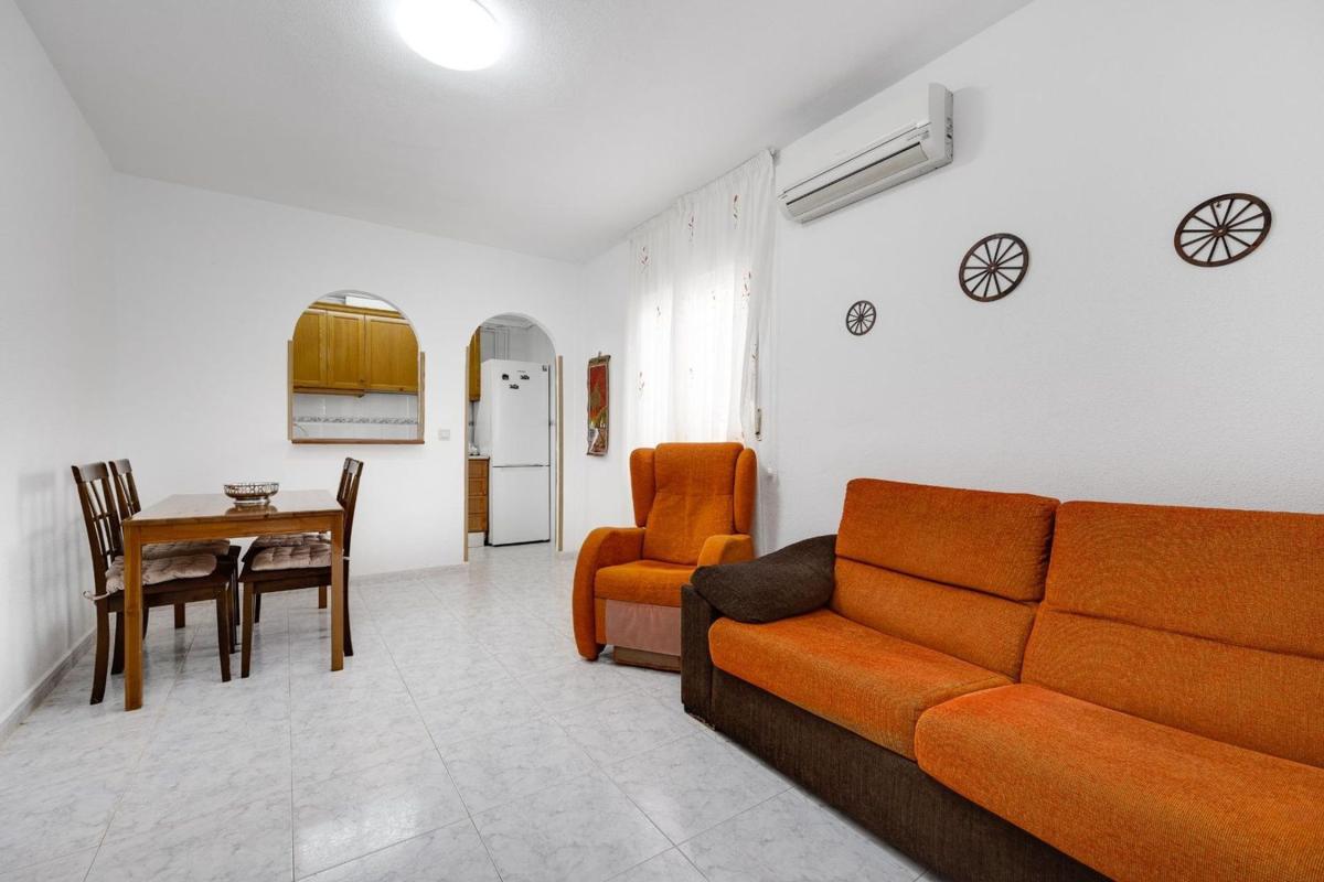 Venta de piso en Piso en Calle Camilo José Cela, 40, Zona los Frutales, Torrevieja, Torrevieja
photo 1