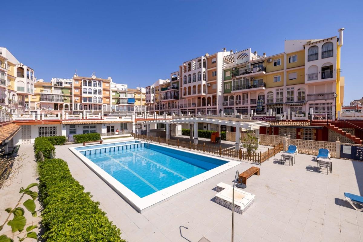Sprzedaż duplexu w Dúplex en Avenida Don Juan de Austria, La Veleta, Torrevieja, Torrevieja photo 3